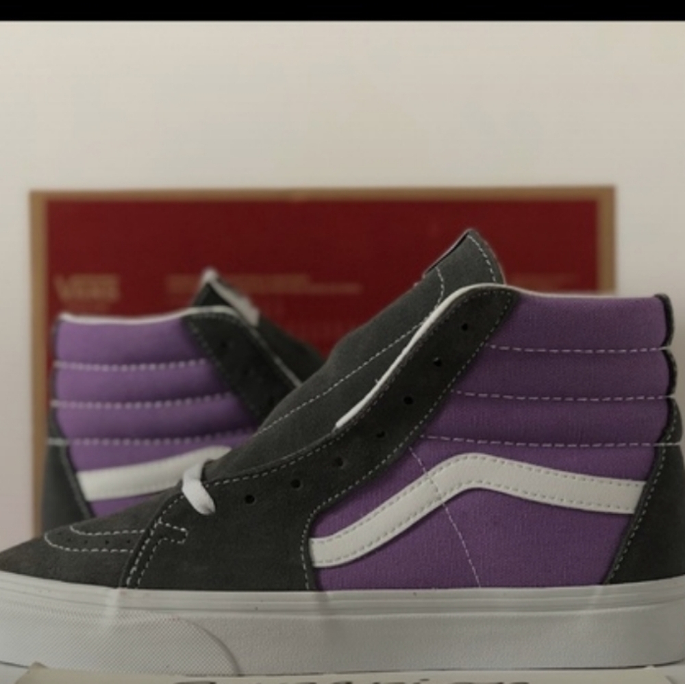 Vans - Picture 2 of 3